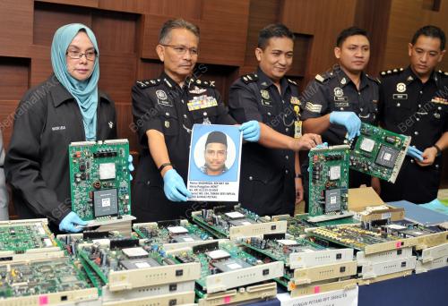 KD02_30082016_POLIS