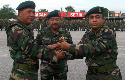 KD02_31012012_PANGLIMA_SERAH_TUGAS_2