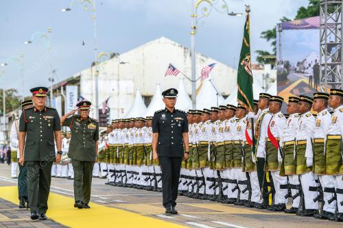 SULTAN SALLEHUDDIN IBNI ALMARHUM SULTAN BADLISHAH
