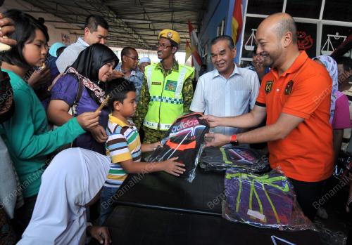 KD02_31122015_MUKHRIZ