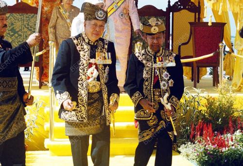BERANGKAT KE ISTANA