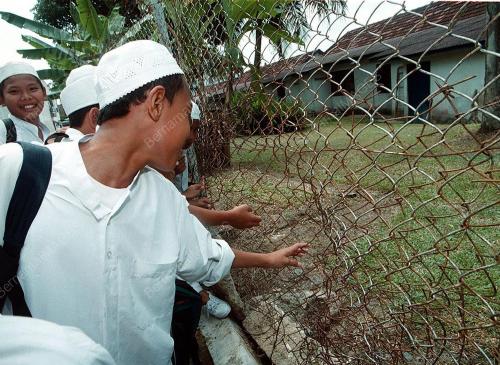 KD03-05_02_2001LUBANG_PAGAR_19012016