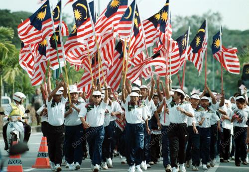 KD03-23_08_2000_LARIAN_BENDERA_12012016