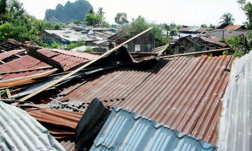 KD03_02042013_RUMAH_ROSAK