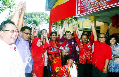 KD03_03022011_AHMAD_BERSATU