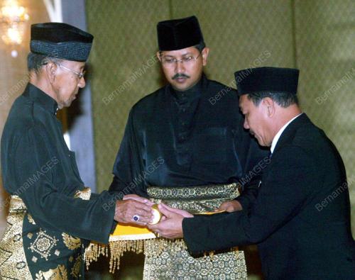 SULTAN ABDUL HALIM MU'ADZAM SHAH