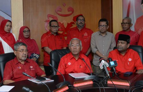 DATUK SERI MAHDZIR KHALID