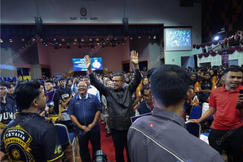DATUK SERI SAIFUDDIN NASUTION ISMAIL