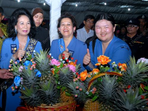 KD03_05052012_PERMAISURI_AGONG