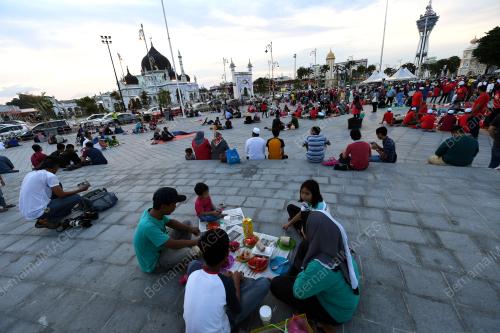 KD03_05062018_IFTAR_BN201806040027