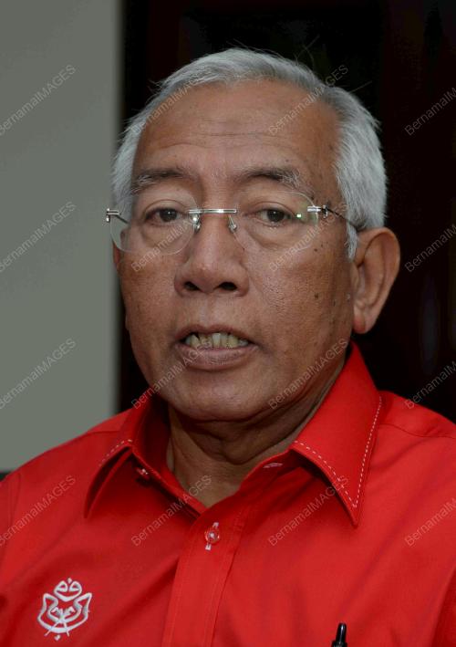 DATUK SERI MAHDZIR KHALID