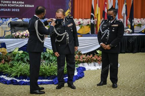 DATUK RAZARUDIN HUSAIN