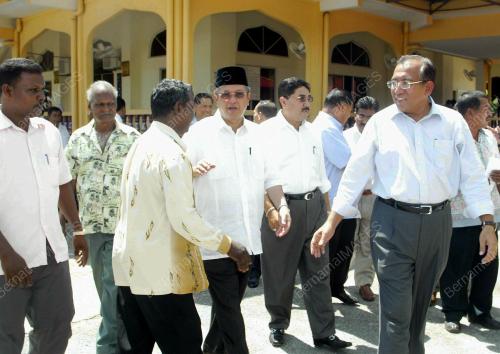 DATUK SERI MAHDZIR KHALID