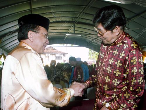 DR RAIS YATIM