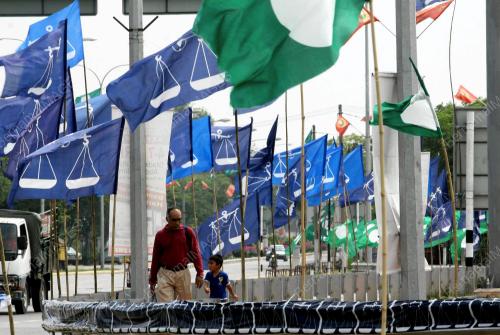 KD03_07042013_BENDERA