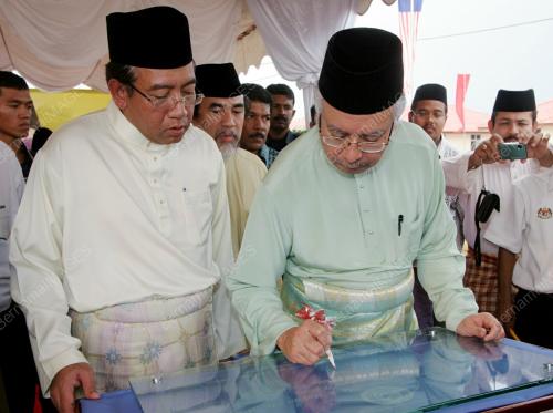DATUK SERI NAJIB TUN RAZAK