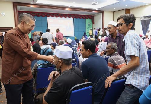 DATUK SERI SALAHUDDIN AYOB