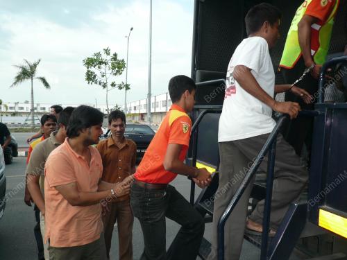 KD03_10012011_IMIGRESEN_TAHAN