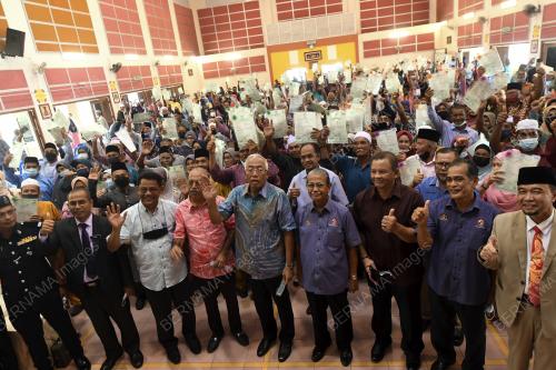 DATUK SERI MAHDZIR KHALID