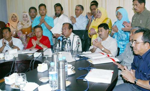 MAHDZIR KHALID