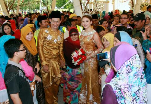 KD03_12122012_SELEBRITI_KAHWIN9