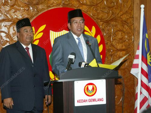MAHDZIR KHALID