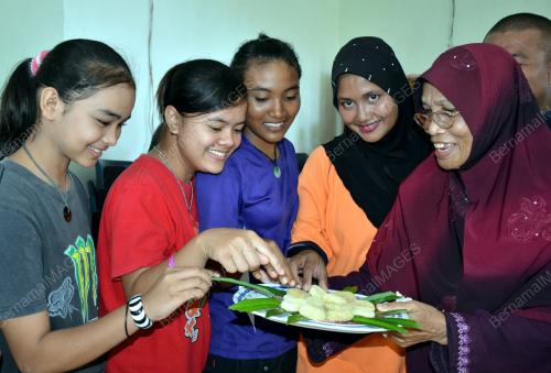 KD03_13052012_KUIH_TRADISIONAL