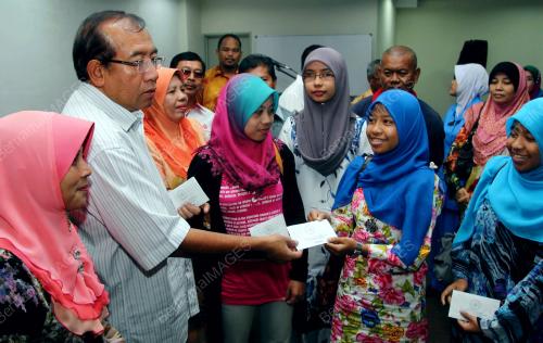 KD03_13062013_MAHDZIR_SUMBANGAN