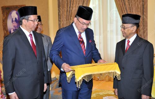 KD03_14052014_AGONG_ZAKAT
