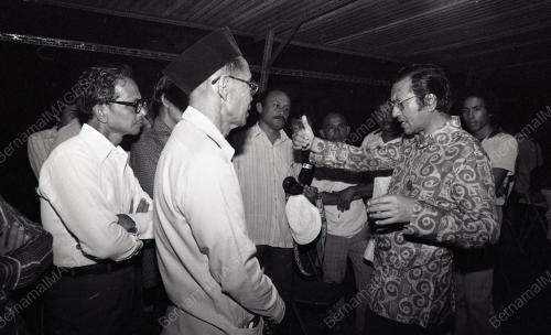 DR. MAHATHIR MOHAMAD