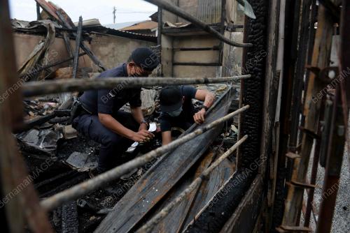 PONDOK TERBAKAR