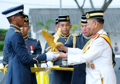 TUANKU ABDUL HALIM MU'ADZAM SHAH