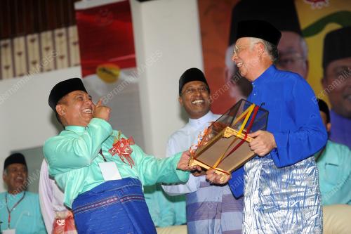 DATUK HASBULLAH OSMAN