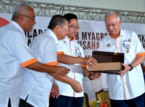 DATUK SERI MOHD NAJIB TUN RAZAK