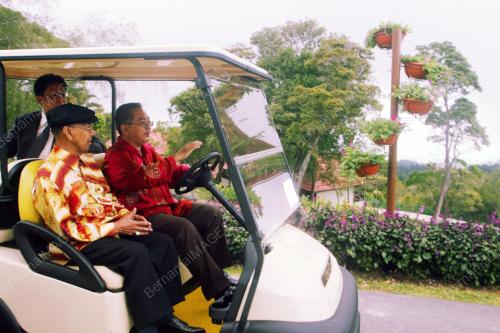 TUANKU ABDUL HALIM MU'ADZAM SHAH