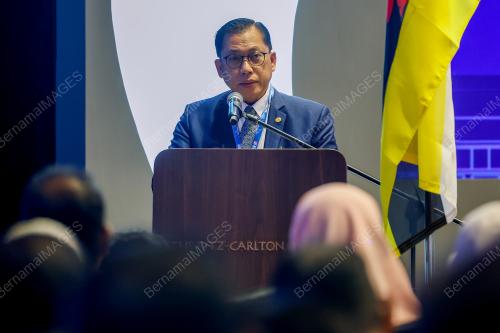 DATUK AZMAN ADNAN