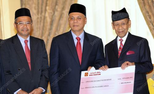 KD03_18112013_AGONG