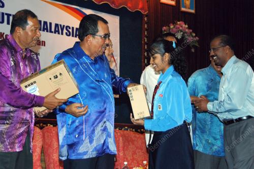 DATUK MOHD JOHARI BAHAROM