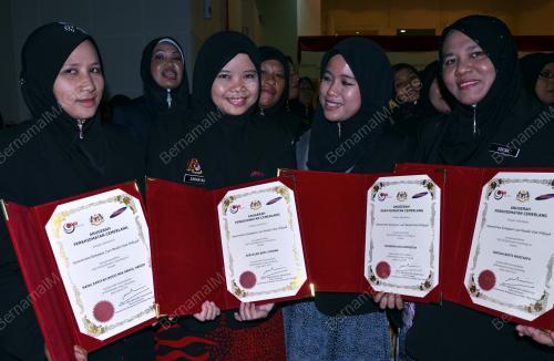 KD03_19072012_PERKHIDMATAN_CEMERLANG
