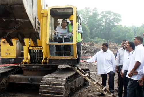 KD03_19092012_PECAH_TANAH