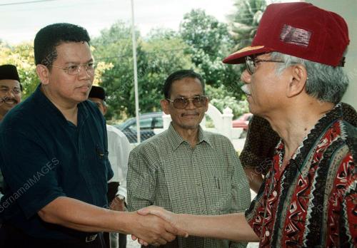 DAIM BERSAMA PENDUDUK SEGANTANG GARAM