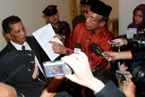 KD03_20112012_ADUN_HALANG