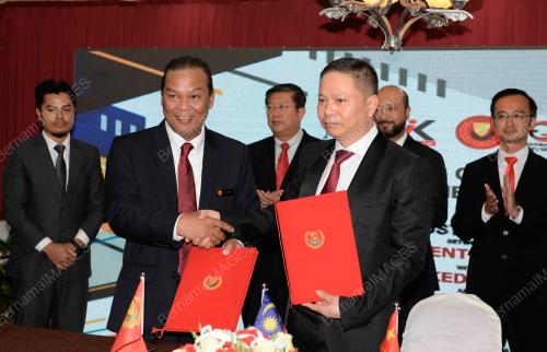 DATUK SERI MUKHRIZ TUN MAHATHIR