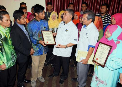 KD03_22022014_AHMAD_PENGGUNA