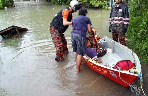 KD03_22112015_BANJIR