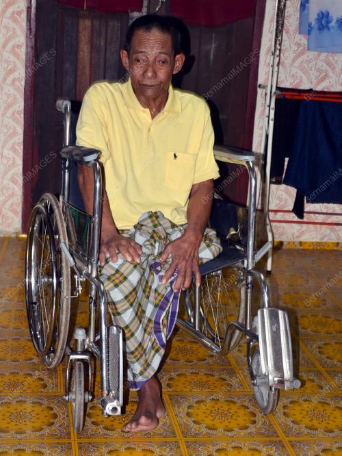 KD03_23052012_KAKI_PALSU