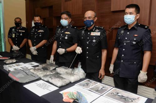DATUK MOHD ROZE SHAARI