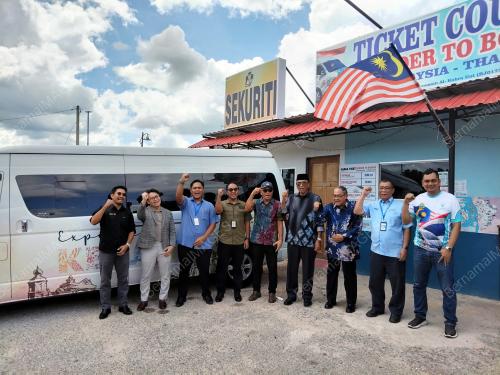 VAN SHUTTLE PELANCONG