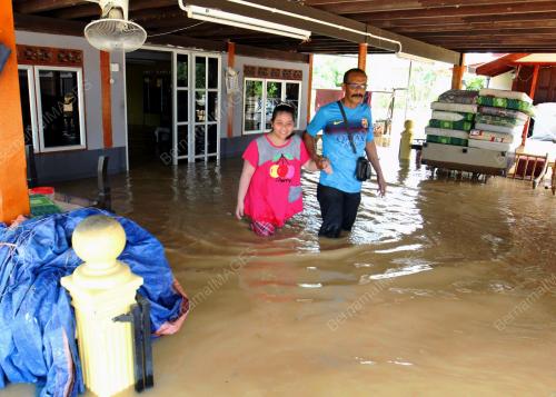 KD03_24112014_BANJIR