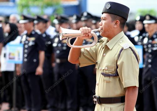 KD03_25032015_HARI_POLIS
